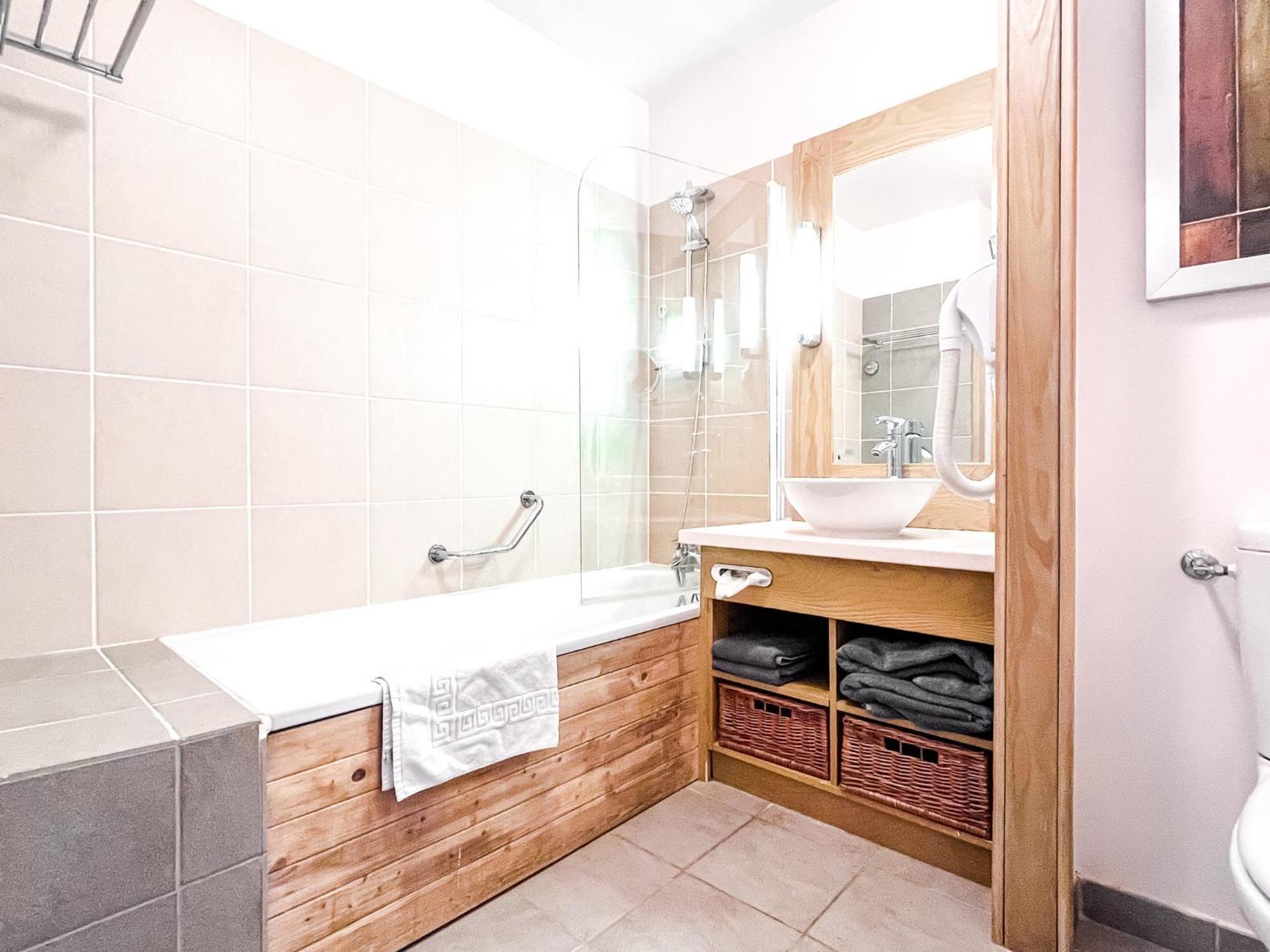 פליין Large One-Bedroom Apartment, Wheelchair Adapted, Les Terrasses D'Eos מראה חיצוני תמונה